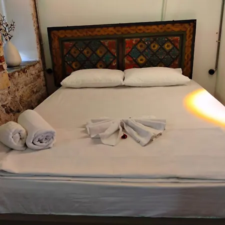 Latibule Adahan * Ayvalı