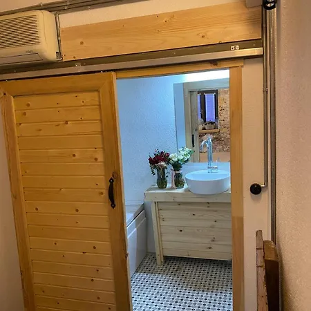 Latibule Adahan Ayvalı