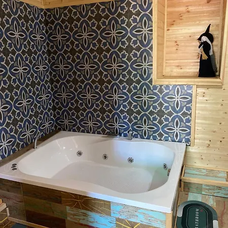 Latibule Adahan * Ayvalı