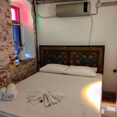 Latibule Adahan * Ayvalı