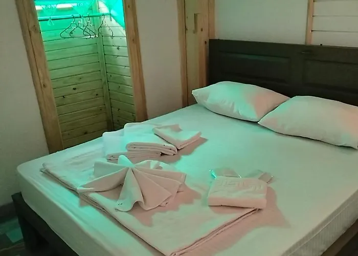 Latibule Adahan Ayvalı